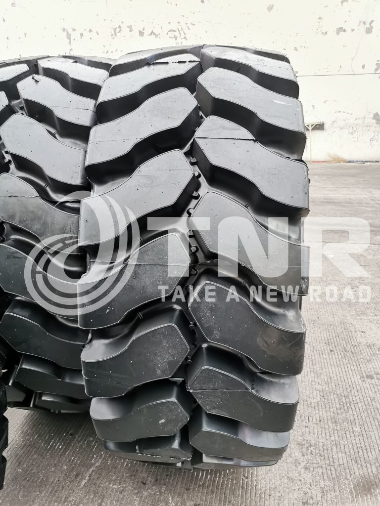 HILO LCHS 23.5R25 26.5R25 L4/E4