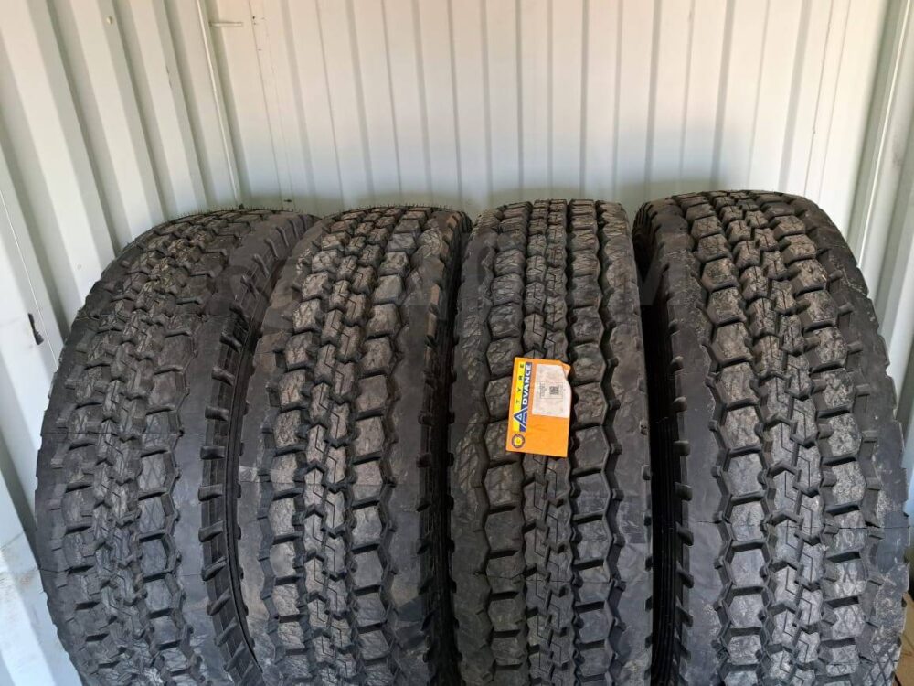 ADVANCE GLB05 E2 Crane Tire