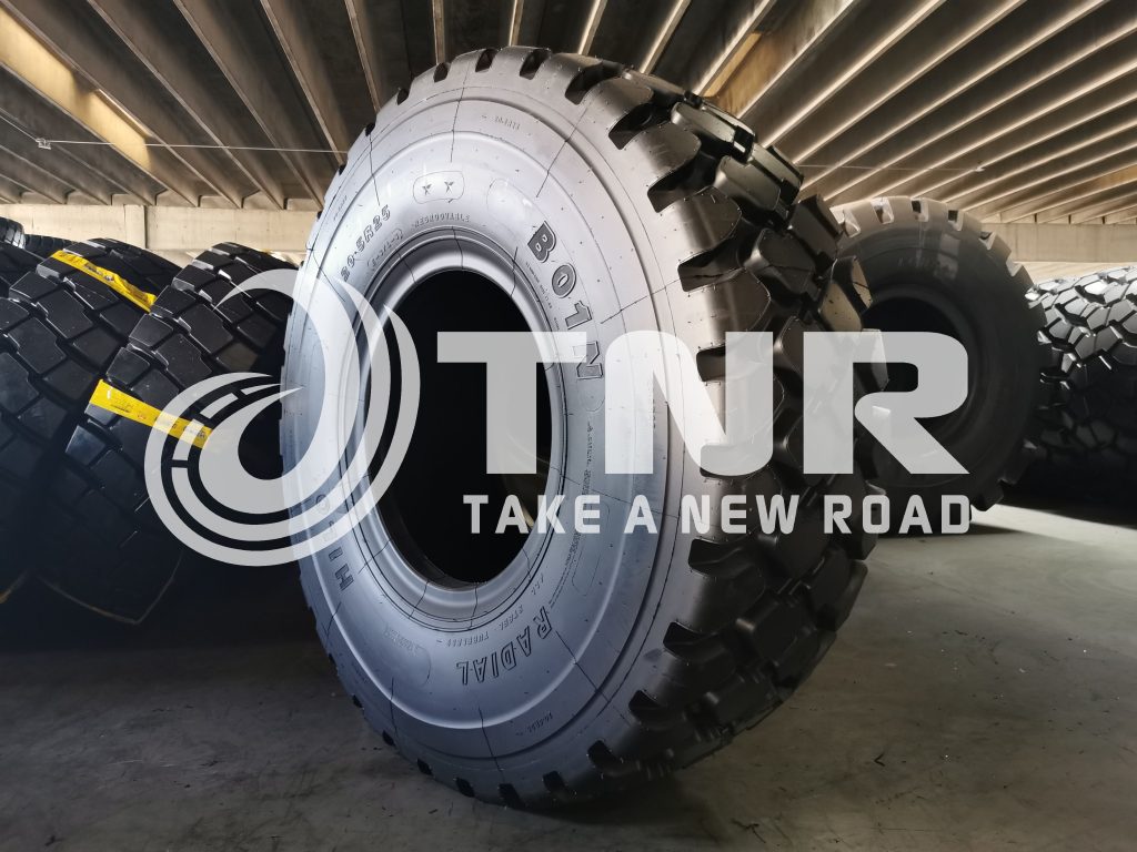 HILO B01N/B01NL 15.5R25,17.5R25 20.5R25 E-3/L-3