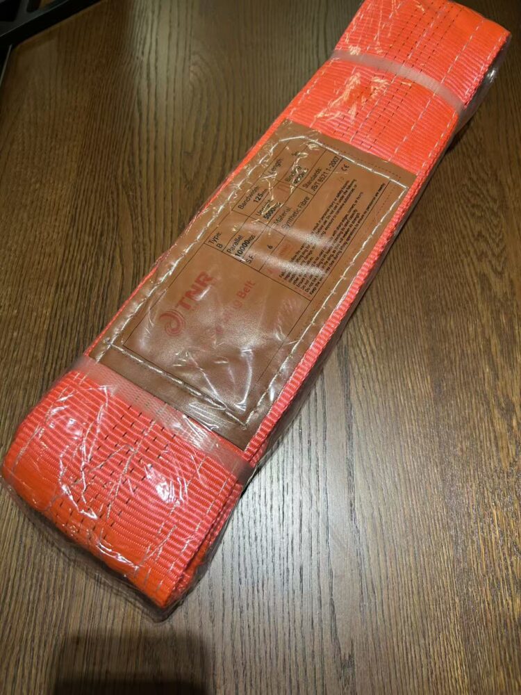 Tire lifting webbing sling